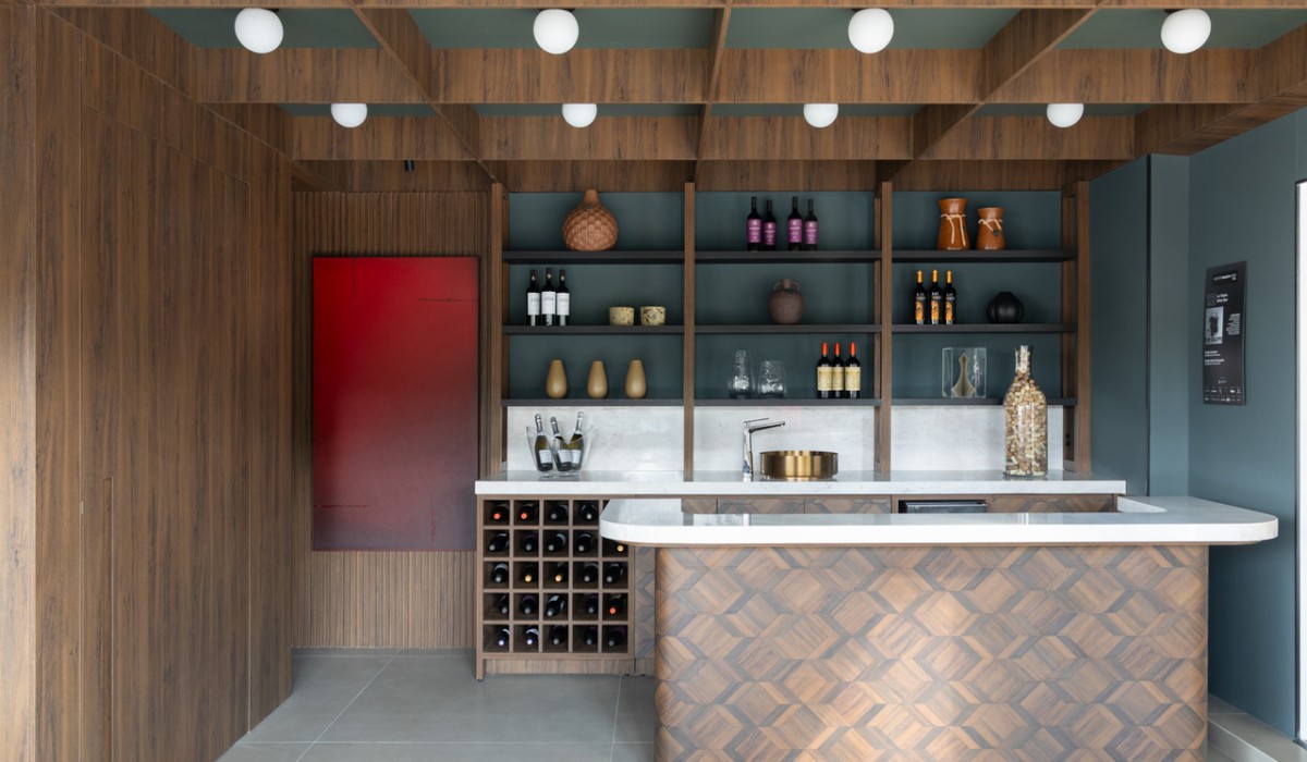 La Vigna Bar, na Mostra Black Home Sul, propões um brinde à arte, ao design e à natureza