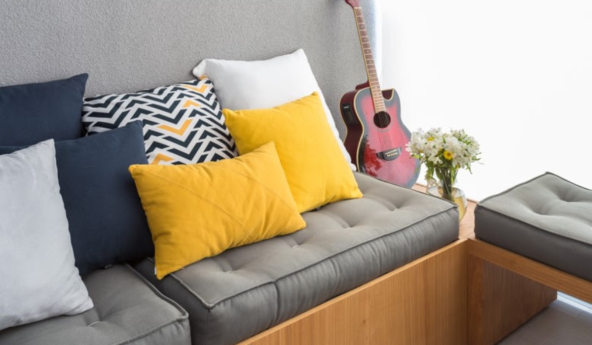 Conforto e versatilidade com os futons no décor residencial