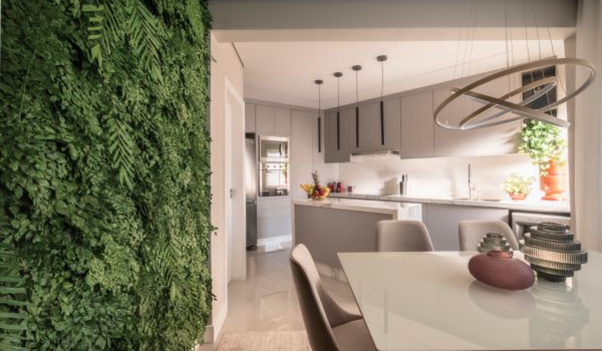 Integração de ambientes garante utilização estrutural mais eficiente em apartamento com 110 m²