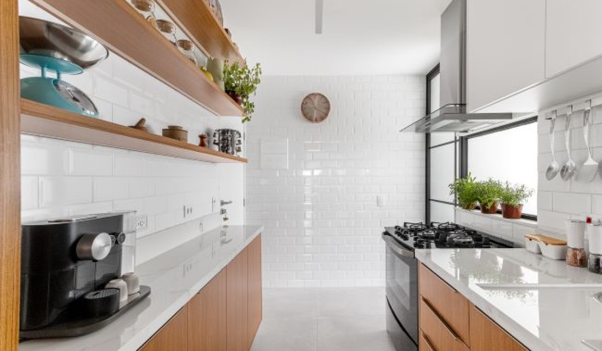Inovando Arquitetura assina cozinha contemporânea e minimalista