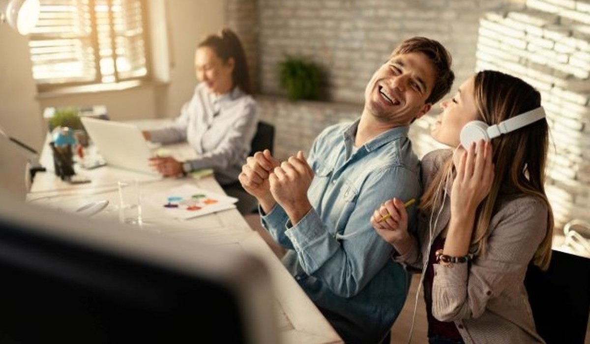 Qual é a melhor forma para as empresas abordarem a saúde mental com seus colaboradores?