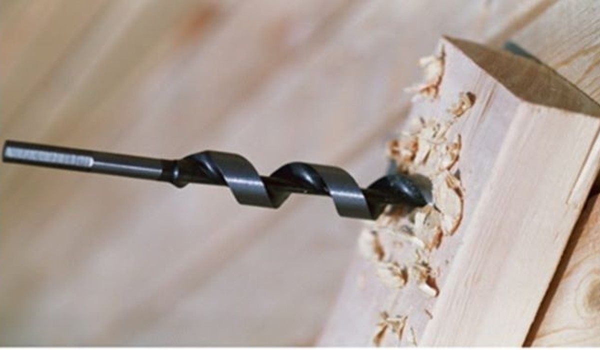 Broca rápida da IRWIN é perfeita para marceneiros, garantindo furos precisos em madeira