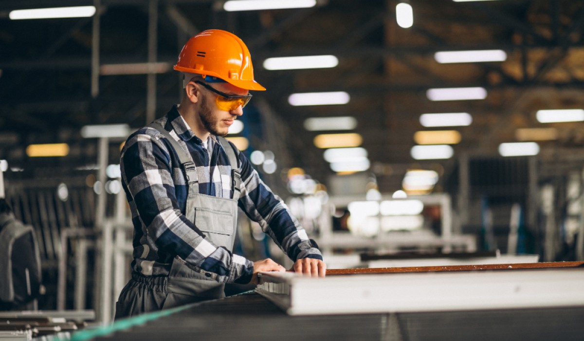 Falta ou alto custo de trabalhadores qualificados foi problema que mais cresceu no 3º trimestre, apontam industriais