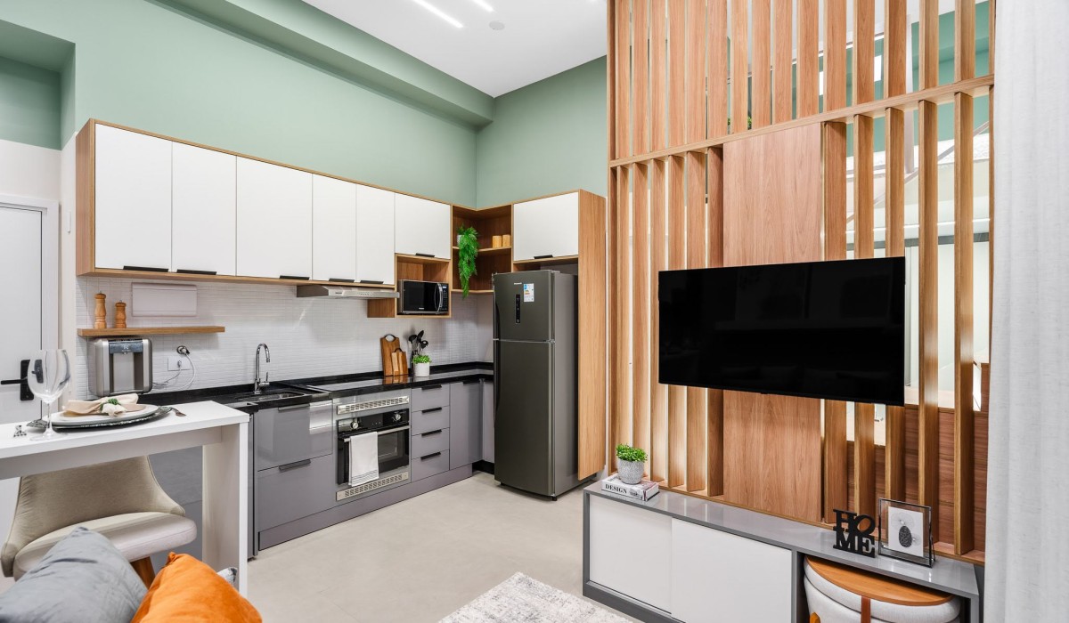 Entre níveis e nuances: apartamento de 37m² na Vila Mariana ganha vida com mezanino funcional e atmosfera contemporânea