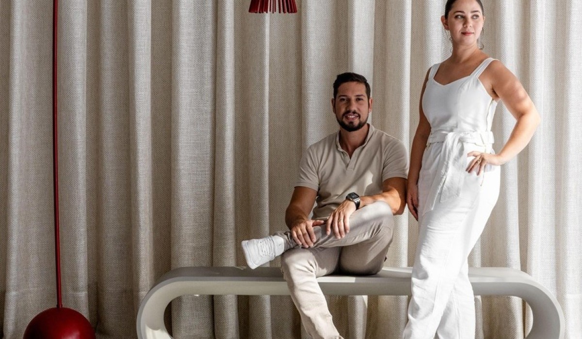 Revelo, em Itapema, apresenta mobiliário autoral de renomados designers nacionais, com fama internacional