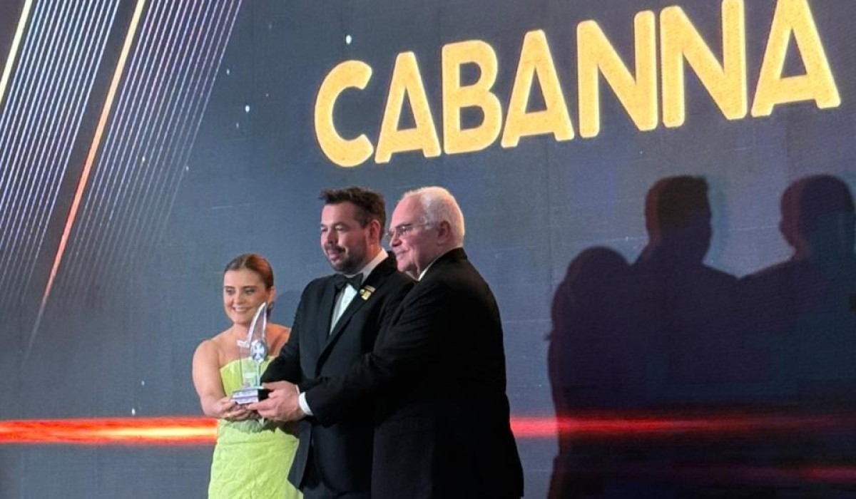 Cabanna Móveis recebe prêmio internacional de Qualidade e Gestão Responsável no Panamá